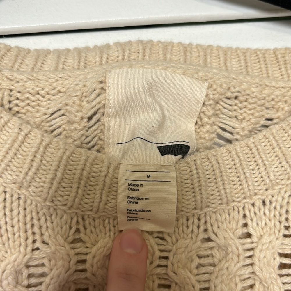 Levi’s knit sweater - Picture 4 of 5